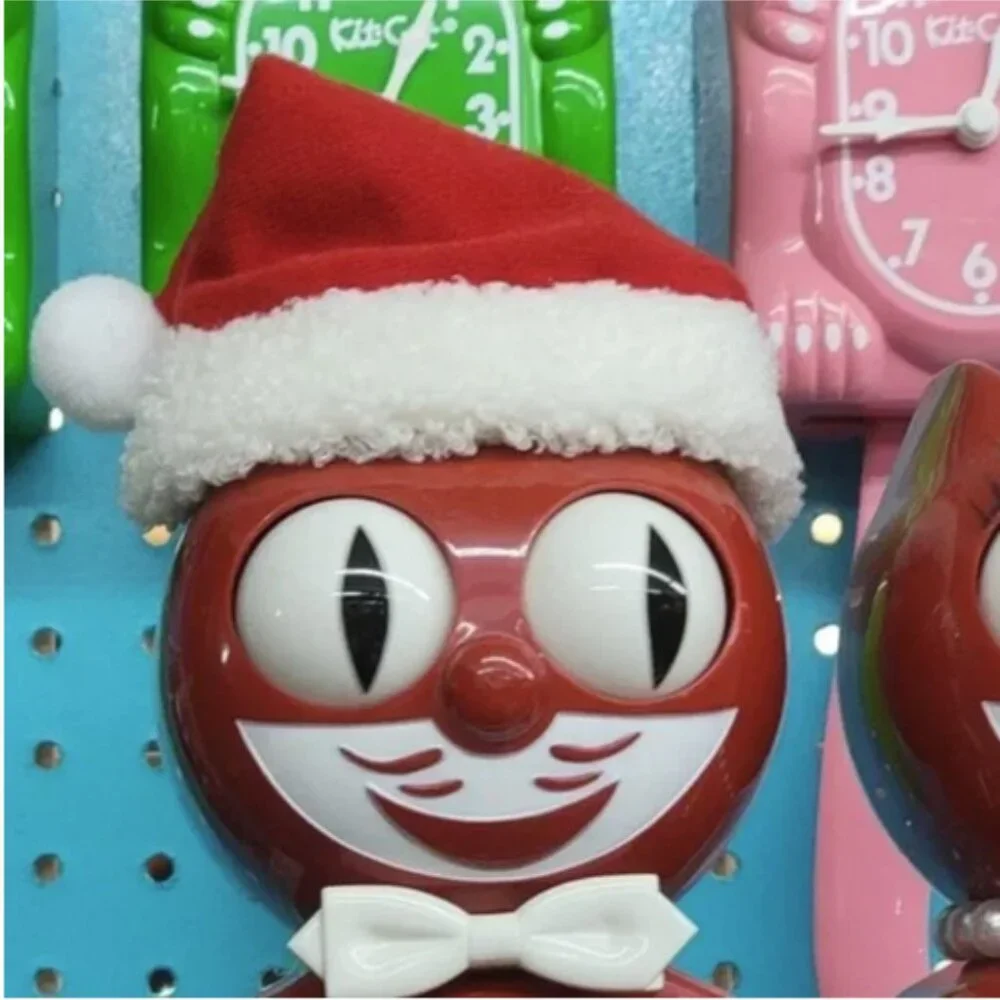 Kit-Cat Klock Clock Christmas Accessories – Santa Hat and Green & White Scarf